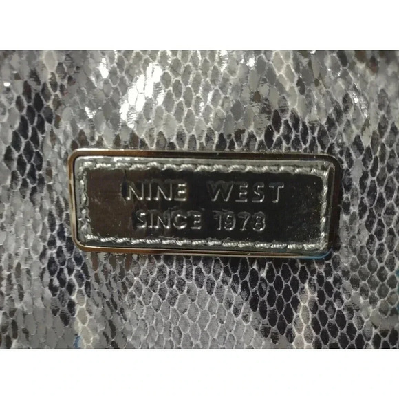Nine West Shiney Black & Gray Snake Skin Shoulder Bag, Excellent Used Condition - Picture 2 of 10